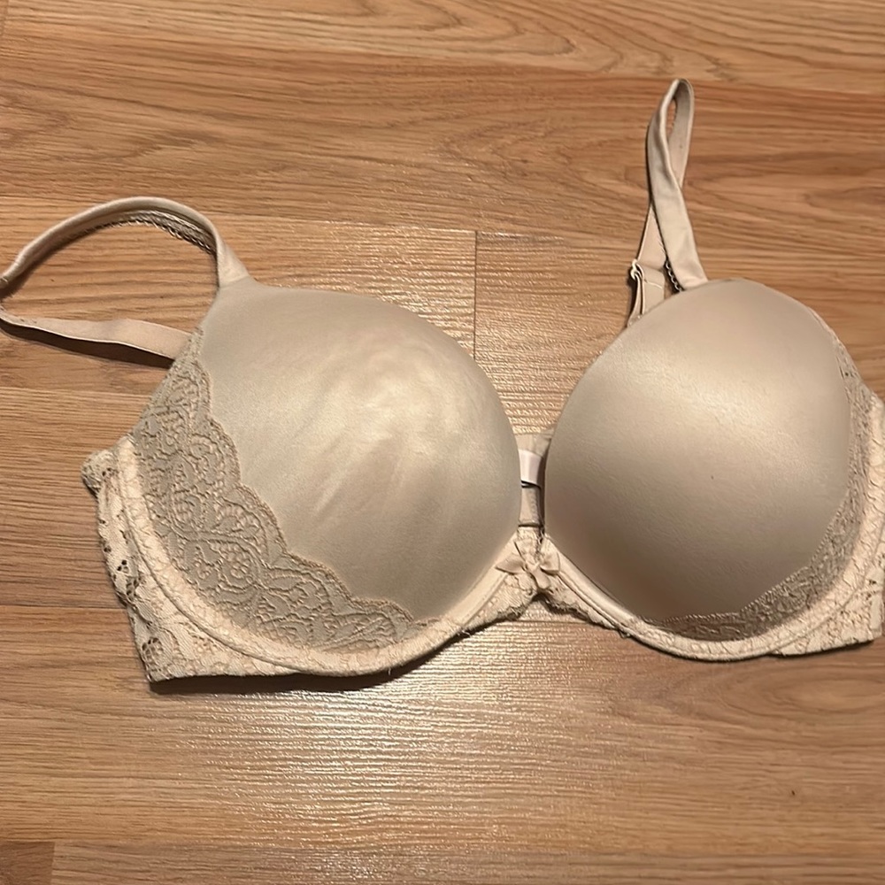 Nude Victorias Secret push up bra